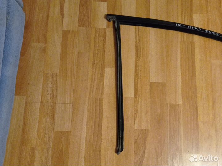 Уплотнитель стекла двери переднийправый форд фьюжн