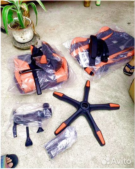 Геймерское компьютерное кресло новое