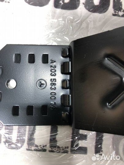 Крепление домкрата Mercedes E W211 M- двигатель: