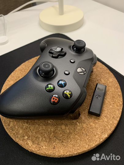 Геймпад Xbox One + беспроводной адаптер