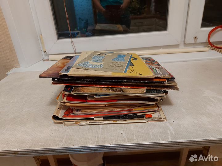 Журналы мод советские и рулон кальки отдам