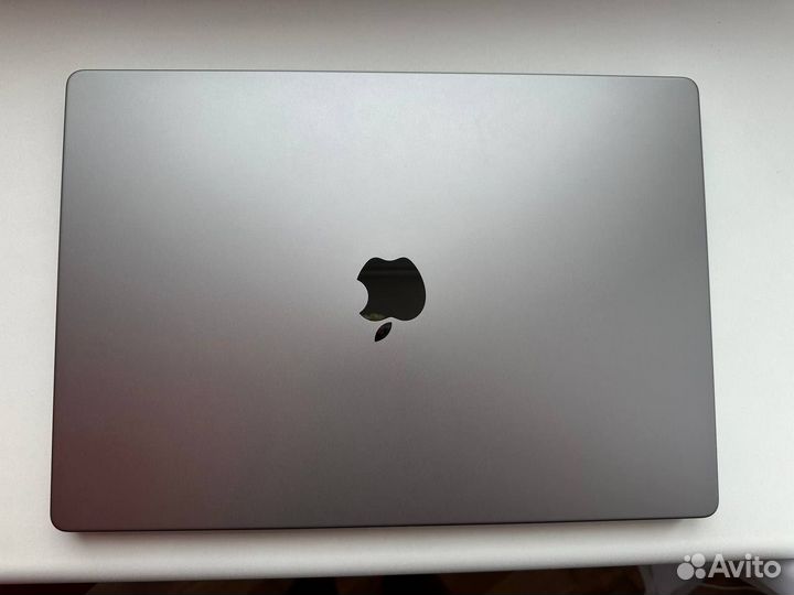 Ноутбук Apple MacBook Pro 16(2023), Apple M2 серый