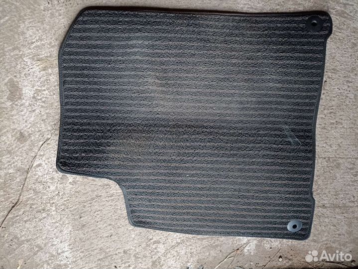 Автомобильные коврики резиновые универсальные