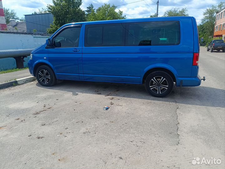 Volkswagen Caravelle 2.5 AT, 2005, 200 000 км