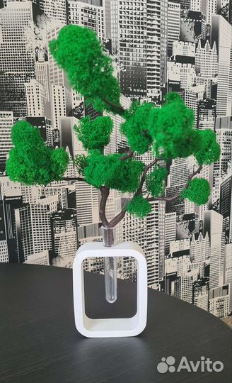 Ваза из гиспа с деревом