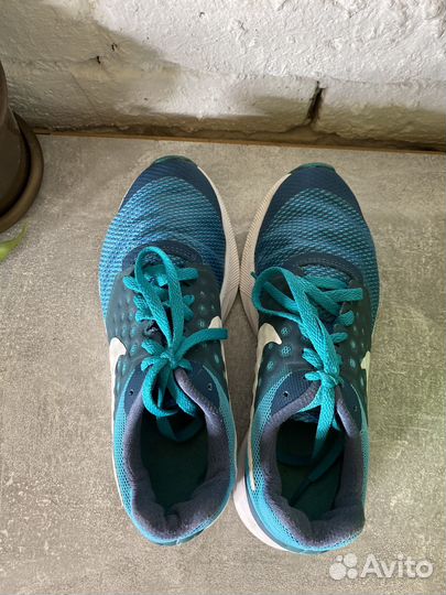 Кроссовки женские Nike