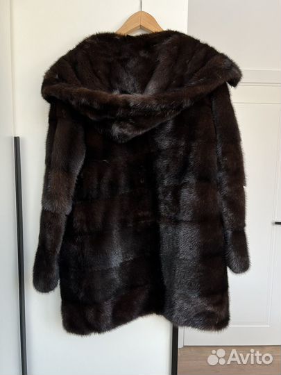 Шуба норковая поперечка с капюшоном 40