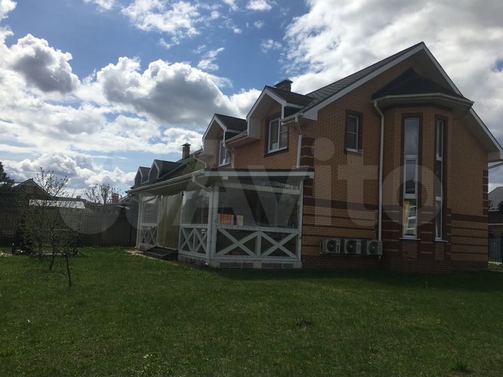 Коттедж 320 м² на участке 10,3 сот.