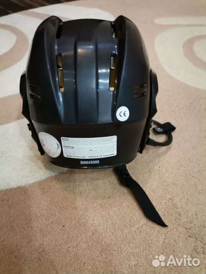 Хоккейный шлем