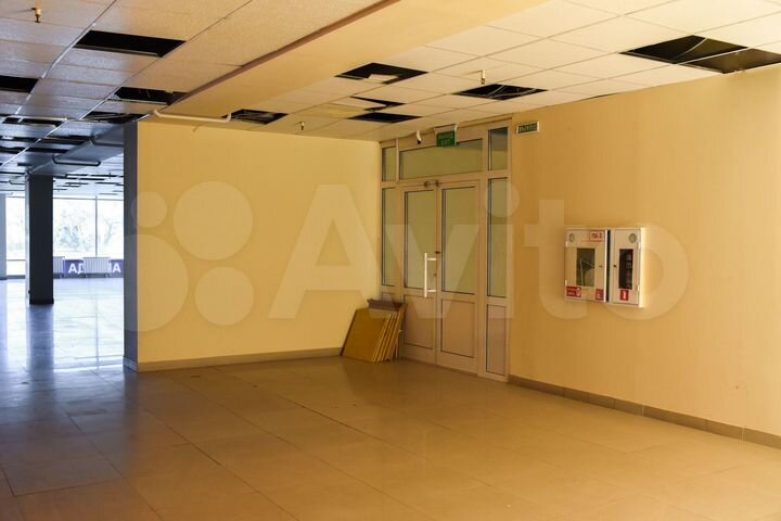 Торговая площадь рядом с 