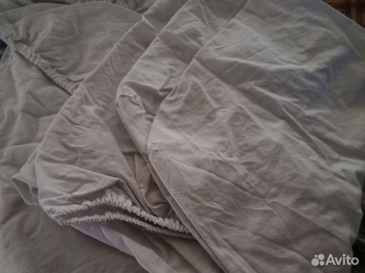 Простыня на резинке в детскую кроватку