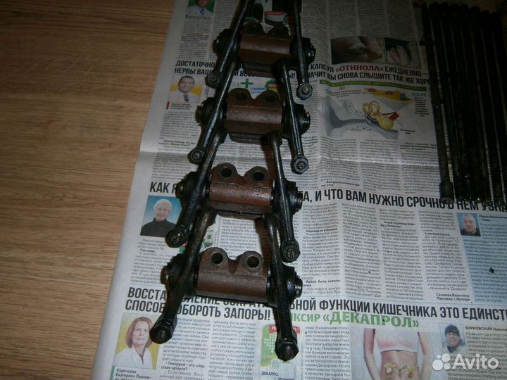 Коромысло клапанов со штангами двигателя 4 ч