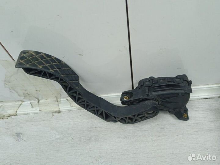 Педаль газа Volkswagen Passat 1.8 2000