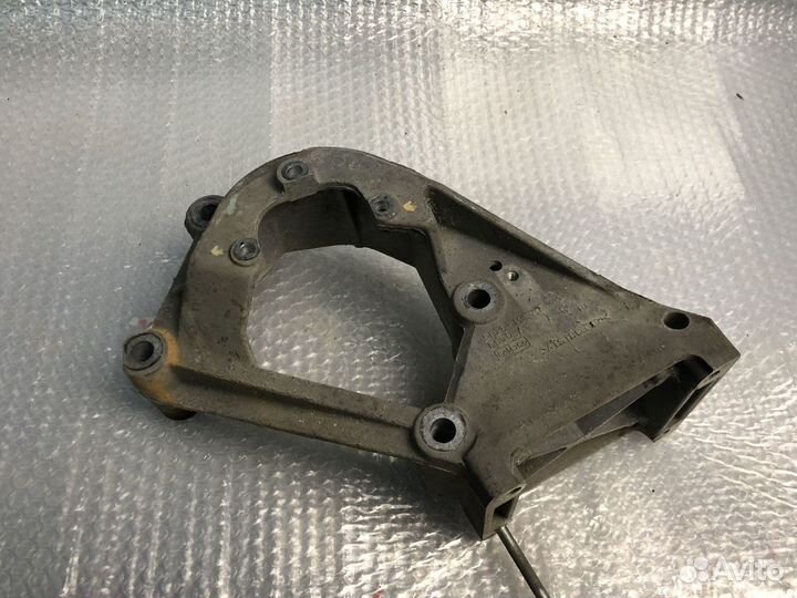 Кронштейн компрессора 4.0L Ford Mustang V 09-14