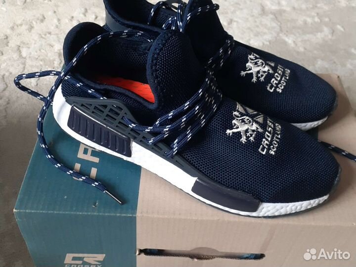 Кроссовки кросби