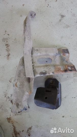 Кронштейн бампера Mitsubishi Pajero Sport K9