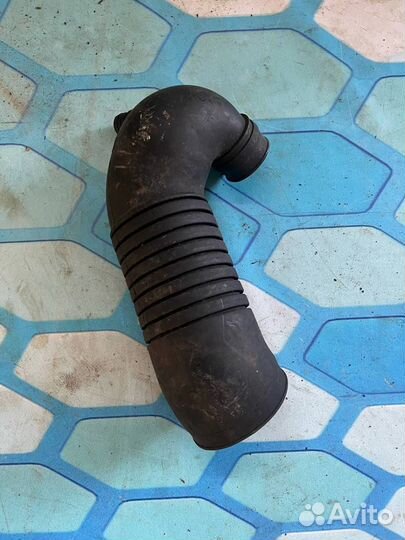 Патрубок воздушного фильтра 8D0129615K