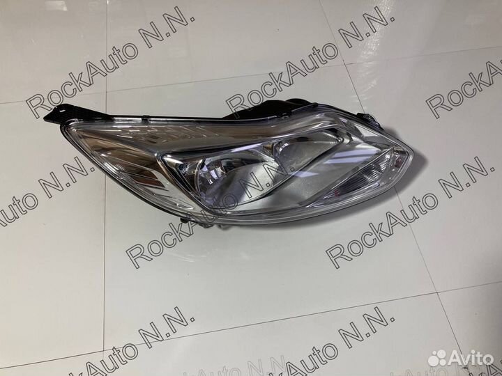 Фара правая Ford Focus III (2011-2015)