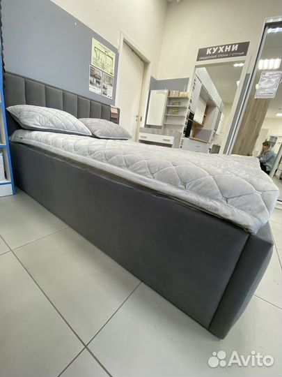 Двуспальная кровать 