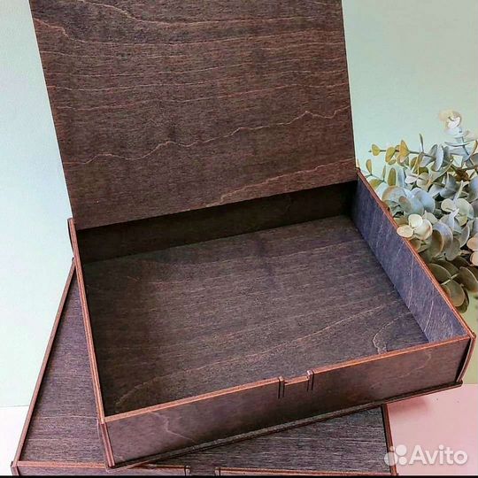 Подарочная коробка