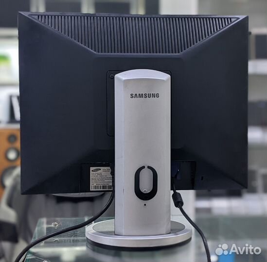 Монитор Samsung SyncMaster 204B