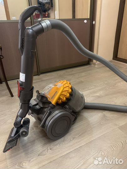 Пылесос Dyson DC22