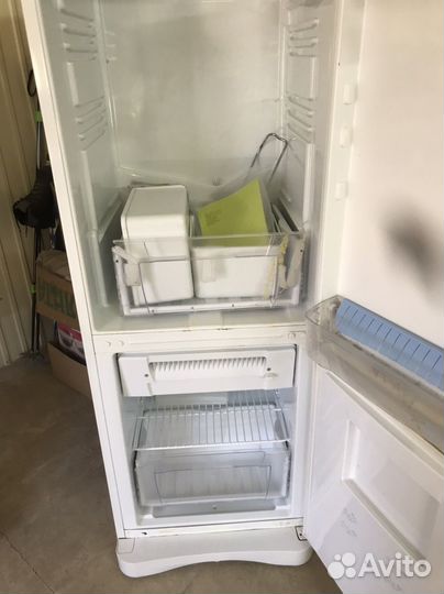 Холодильник indesit