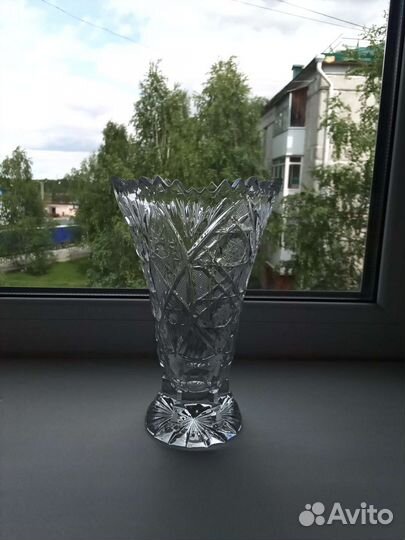 Хрустальная ваза