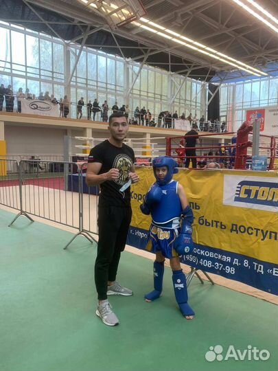 Тренер по тайскому боксу и кикбоксингу