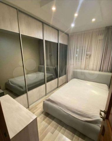 2-к. квартира, 56 м², 4/10 эт.