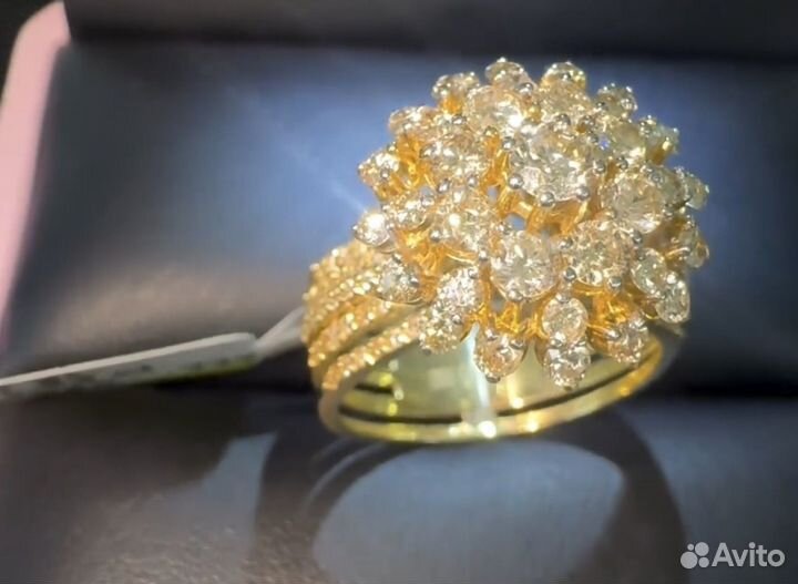 Золотое кольцо с бриллиантами 750 пр