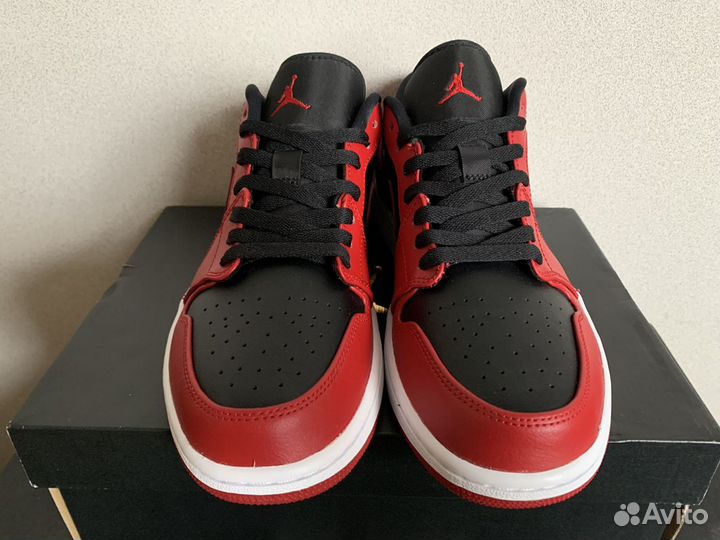 Кроссовки Air Jordan 1 Low Reverse Bred 8,5us