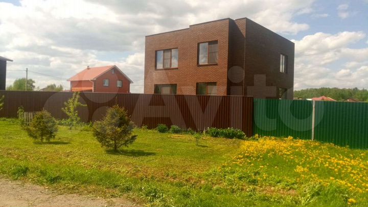 Дом 300 м² на участке 10,5 сот.