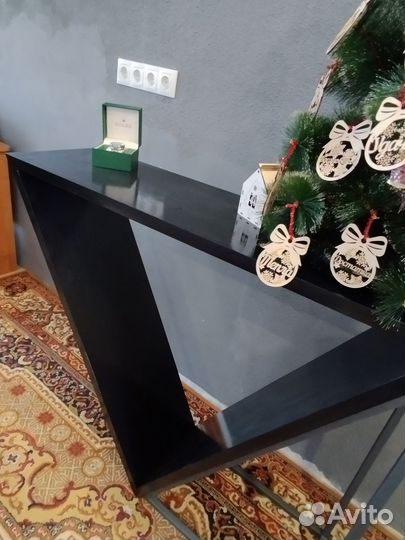 Стол-консоль в стиле лофт