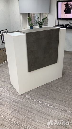 Ресепшен стойка новая