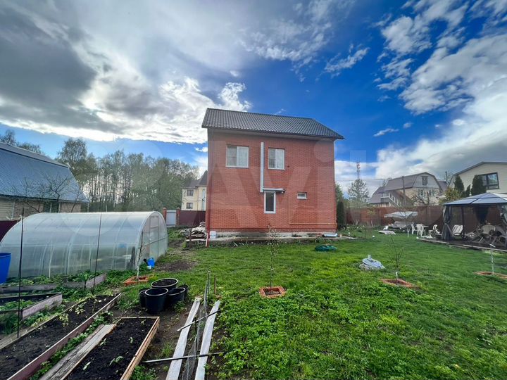 Коттедж 240 м² на участке 6 сот.