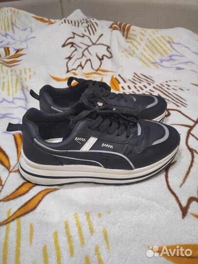 Кроссовки женские 40 размер