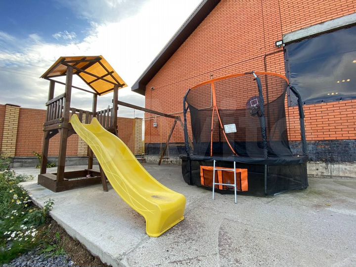 Дом 650 м² на участке 40 сот.