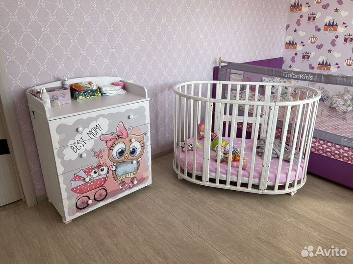 Кроватка и комод (пеленальный стол)
