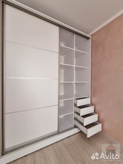 Распашной шкаф