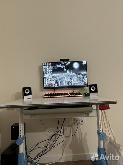 Письменный стол