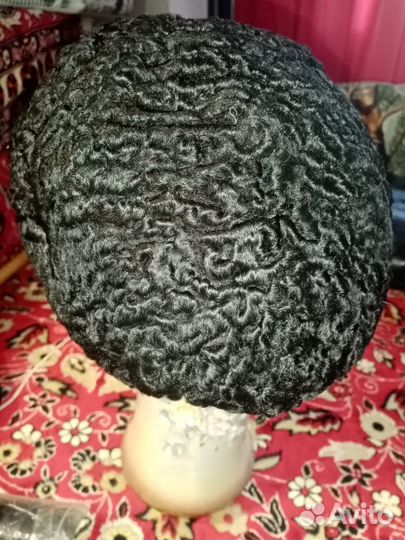 Каракулевая шапка