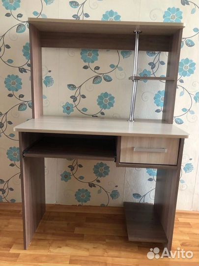 Письменный стол