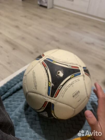 Футбольный мяч adidas 2012