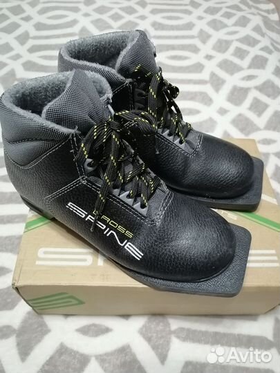 Лыжные ботинки р. 36