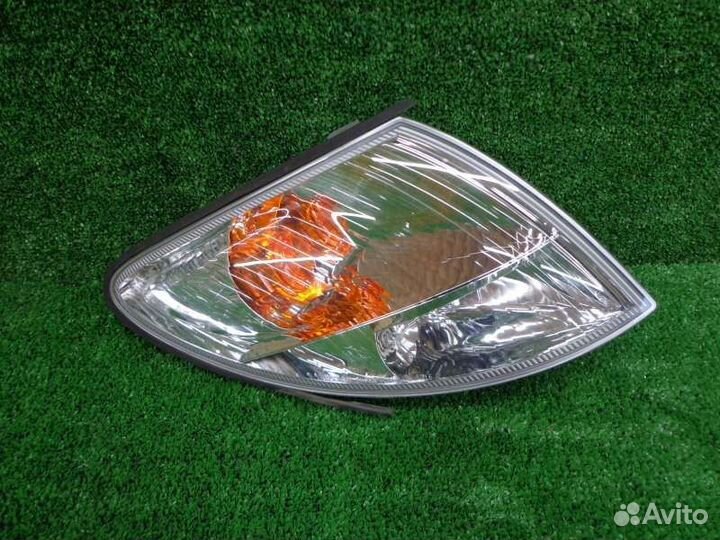 Габарит правый Nissan Presage U30 KA24DE 2000/11