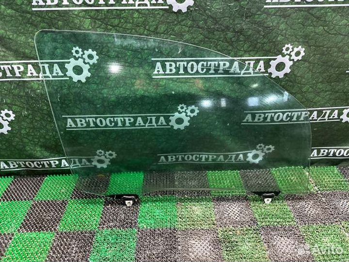 Стекло двери переднее правое Toyota Tundra Sequoia