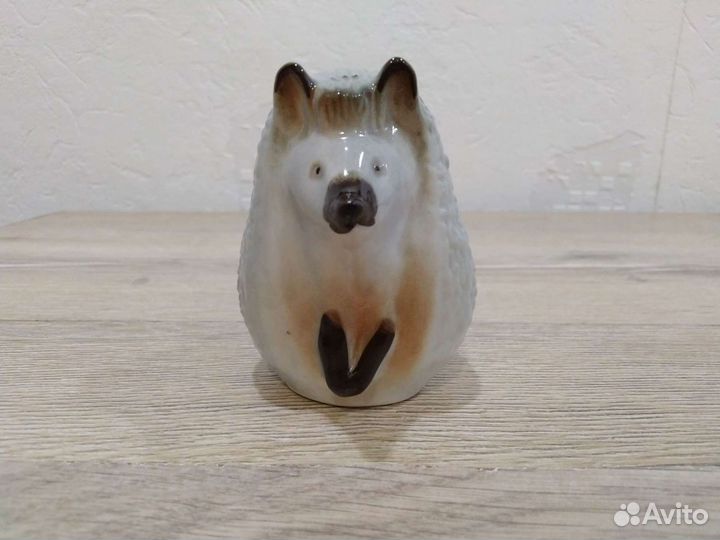 Фарфоровая статуэтка ёжик