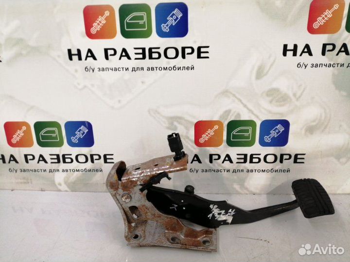 Педаль тормоза Mitsubishi Lancer 10