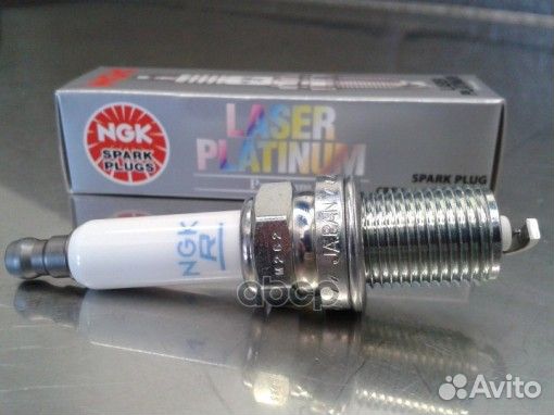 Свеча зажигания NGK 1675 242245576 / 06H905601A